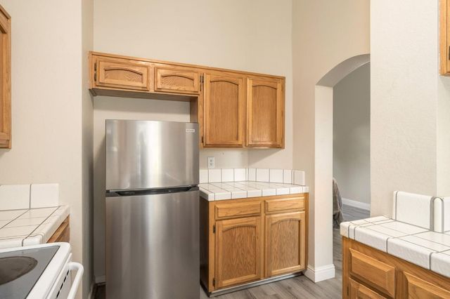 10610 N Seacrest Drive, Fresno, CA 93730