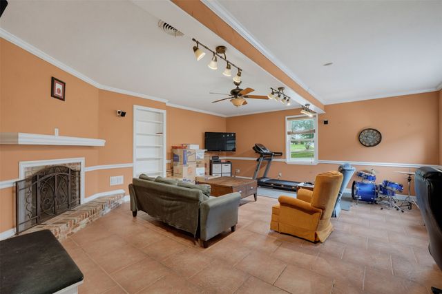 210 Yucca Drive, Weatherford, TX 76087