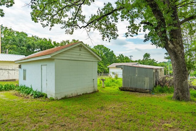 210 Yucca Drive, Weatherford, TX 76087