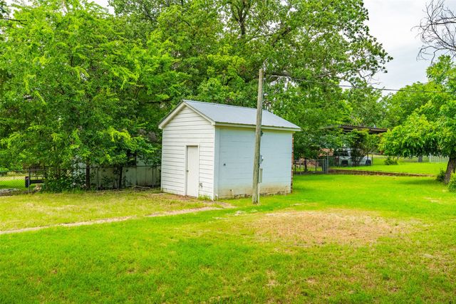 210 Yucca Drive, Weatherford, TX 76087