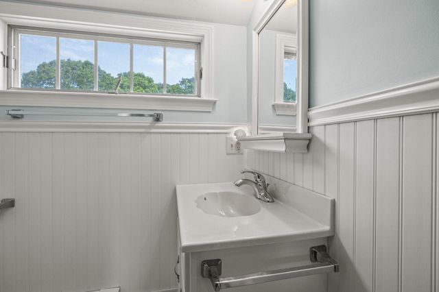 45 Seth Lane, South Yarmouth, MA 02664