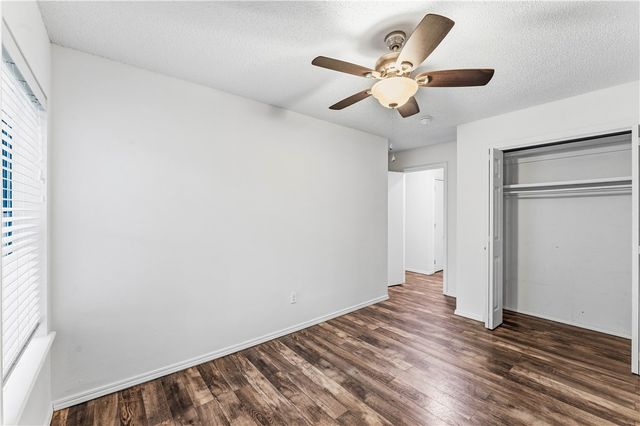 1704 SW D Street, Bentonville, AR 72712