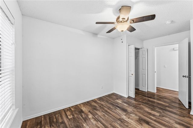 1704 SW D Street, Bentonville, AR 72712