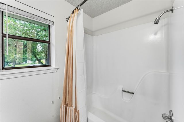 1704 SW D Street, Bentonville, AR 72712