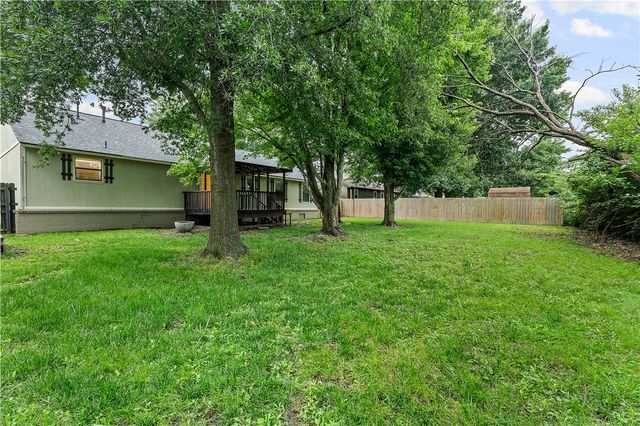 1704 SW D Street, Bentonville, AR 72712