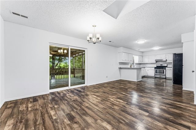 1704 SW D Street, Bentonville, AR 72712