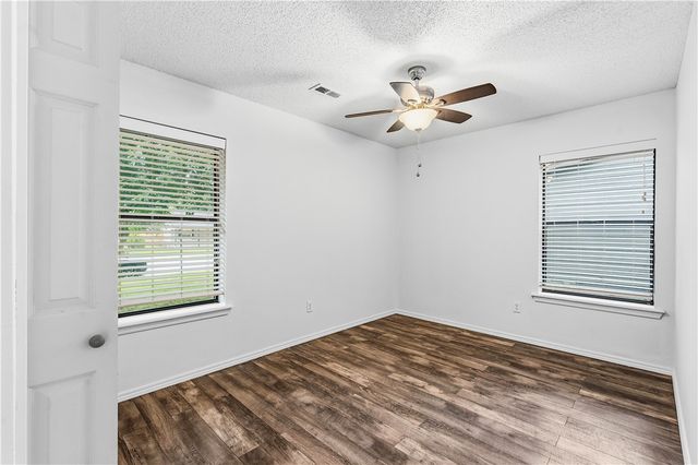 1704 SW D Street, Bentonville, AR 72712