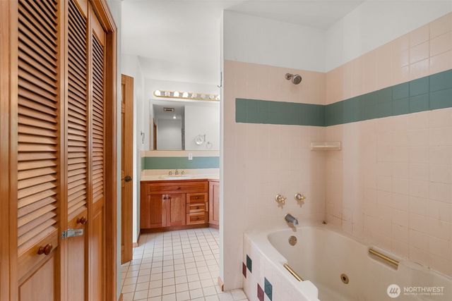 15 Spruce Lane, South Bend, WA 98586