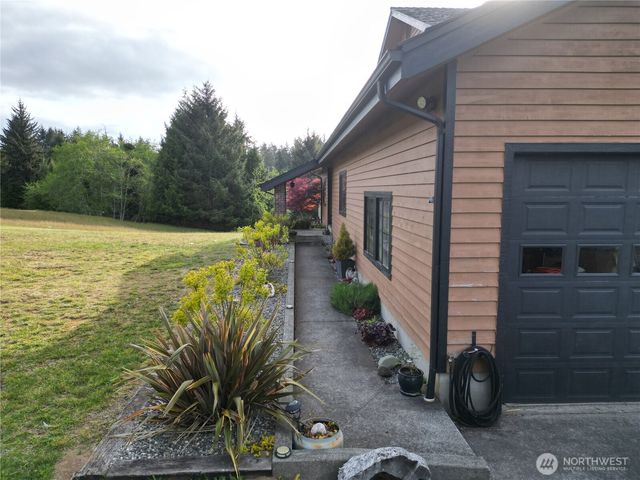 15 Spruce Lane, South Bend, WA 98586