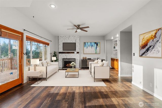 15 Spruce Lane, South Bend, WA 98586