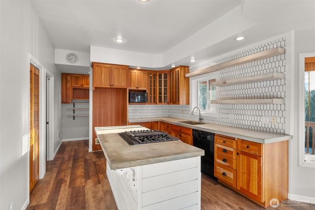 15 Spruce Lane, South Bend, WA 98586