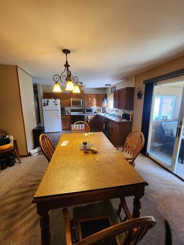 520 N 4th AVENUE, Redgranite, WI 54970