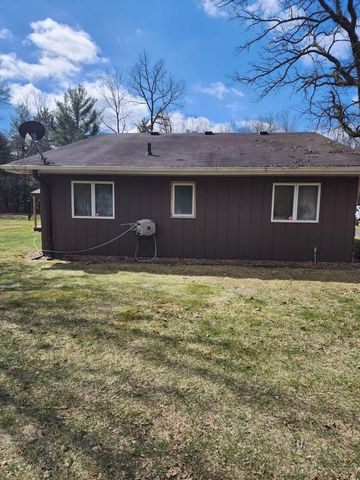 520 N 4th AVENUE, Redgranite, WI 54970
