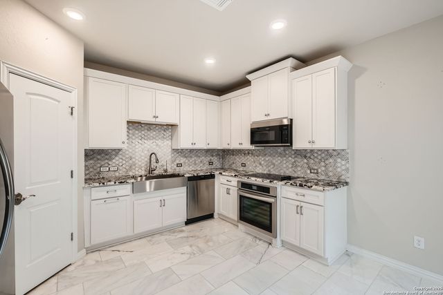 863 Farmhouse Trail, New Braunfels, TX 78130