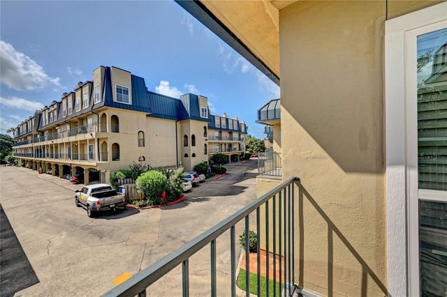 921 Marine Drive 110, Galveston, TX 77550