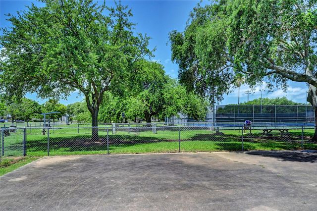 921 Marine Drive 110, Galveston, TX 77550