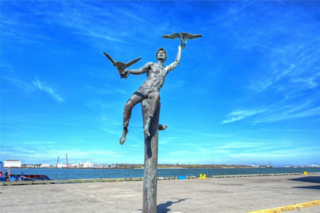 921 Marine Drive 110, Galveston, TX 77550