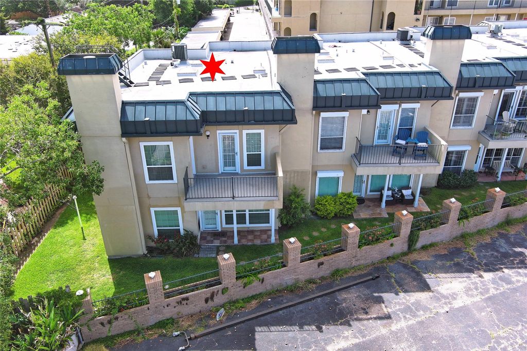 921 Marine Drive 110, Galveston, TX 77550