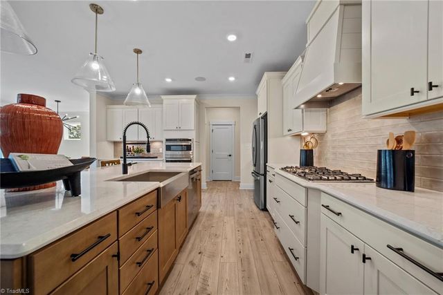 7811 Fairview Garden Trail, Clemmons, NC 27012