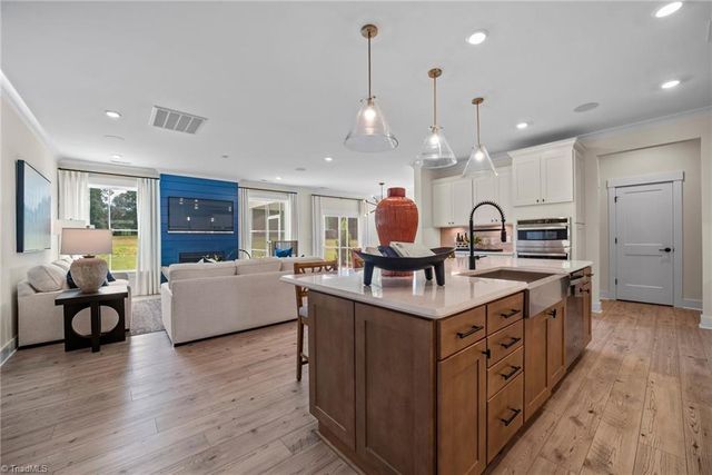7811 Fairview Garden Trail, Clemmons, NC 27012