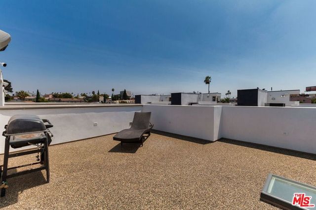 4826 W Pickford, Los Angeles, CA 90019