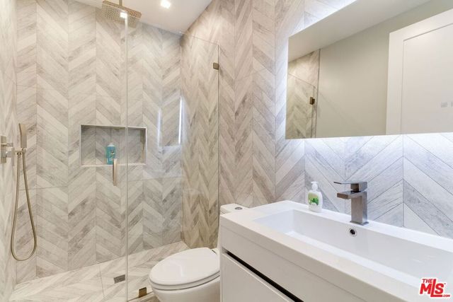 4826 W Pickford, Los Angeles, CA 90019