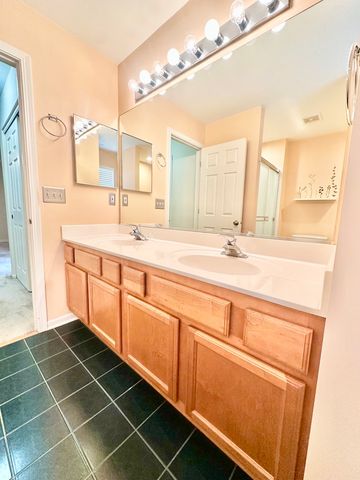 1788 S Wentworth Circle, Romeoville, IL 60446