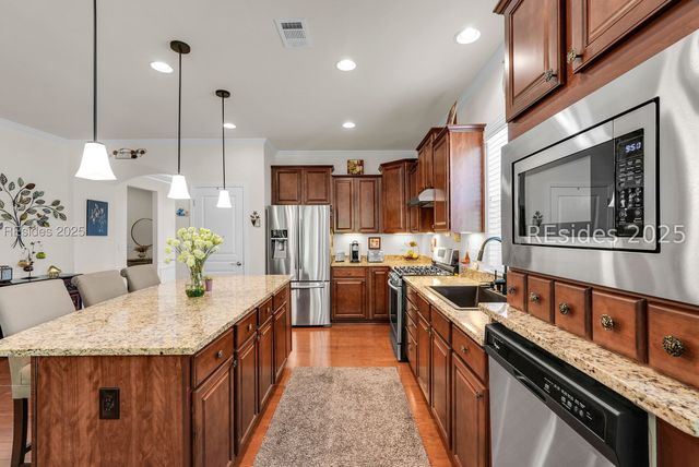 895 Knollwood Ct, Okatie, SC 29909