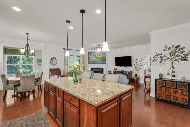 895 Knollwood Ct, Okatie, SC 29909