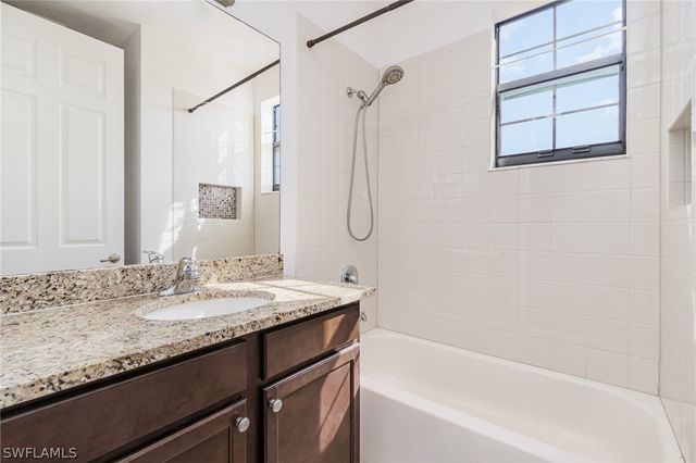 11724 MEADOWRUN CIR, Fort Myers, FL 33913