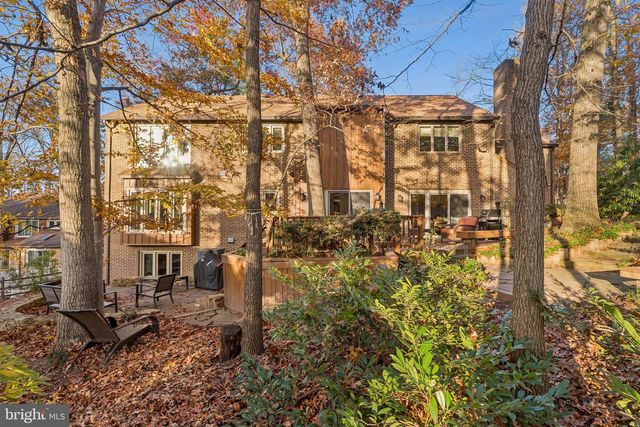 9216 BEECH HILL DR, Bethesda, MD 20817