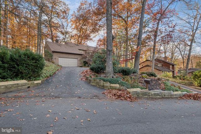 9216 BEECH HILL DR, Bethesda, MD 20817