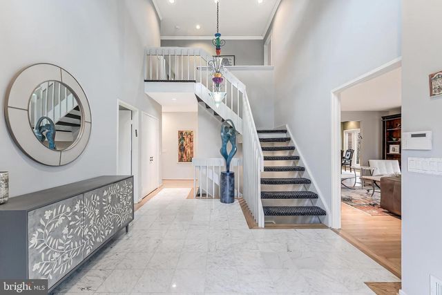 9216 BEECH HILL DR, Bethesda, MD 20817