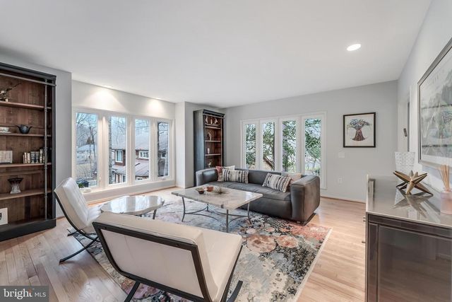 9216 BEECH HILL DR, Bethesda, MD 20817