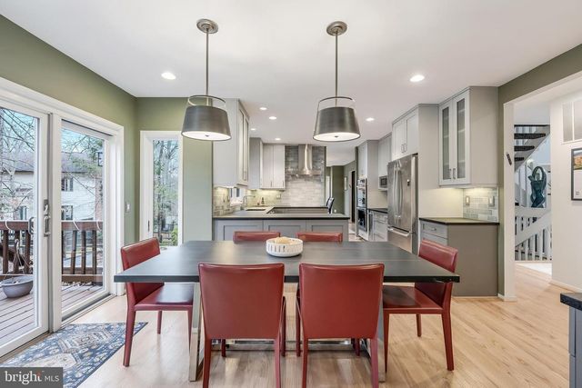 9216 BEECH HILL DR, Bethesda, MD 20817