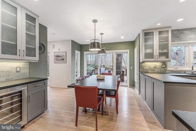 9216 BEECH HILL DR, Bethesda, MD 20817