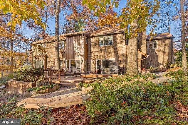 9216 BEECH HILL DR, Bethesda, MD 20817