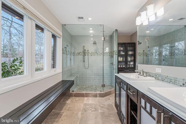 9216 BEECH HILL DR, Bethesda, MD 20817