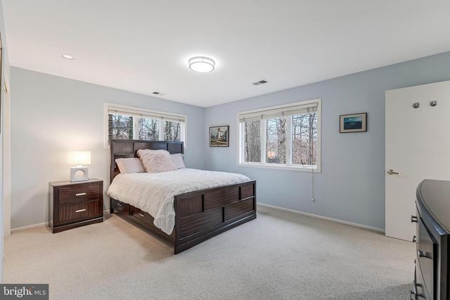 9216 BEECH HILL DR, Bethesda, MD 20817