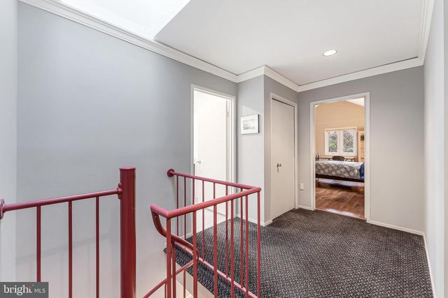 9216 BEECH HILL DR, Bethesda, MD 20817