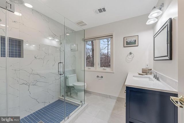 9216 BEECH HILL DR, Bethesda, MD 20817