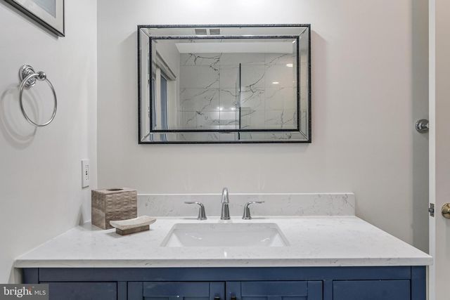 9216 BEECH HILL DR, Bethesda, MD 20817