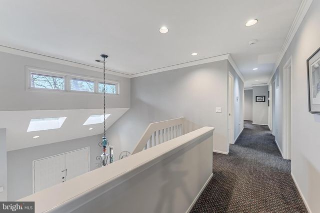 9216 BEECH HILL DR, Bethesda, MD 20817