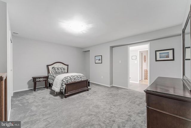 9216 BEECH HILL DR, Bethesda, MD 20817