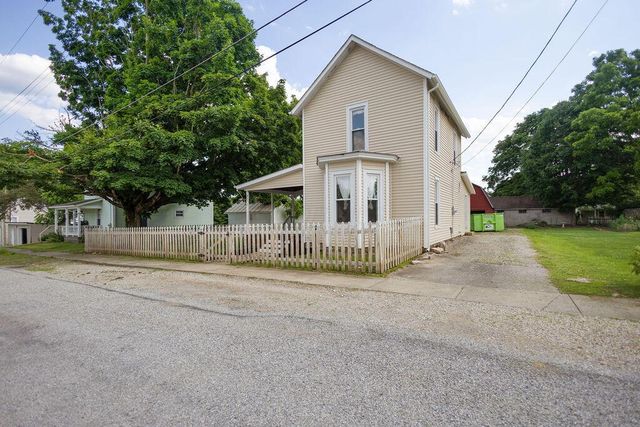 37 College Street, Alexandria, OH 43001
