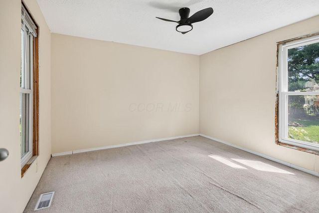 37 College Street, Alexandria, OH 43001