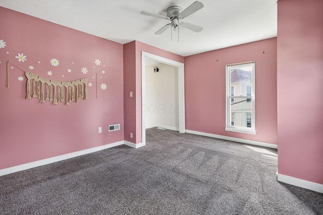 37 College Street, Alexandria, OH 43001