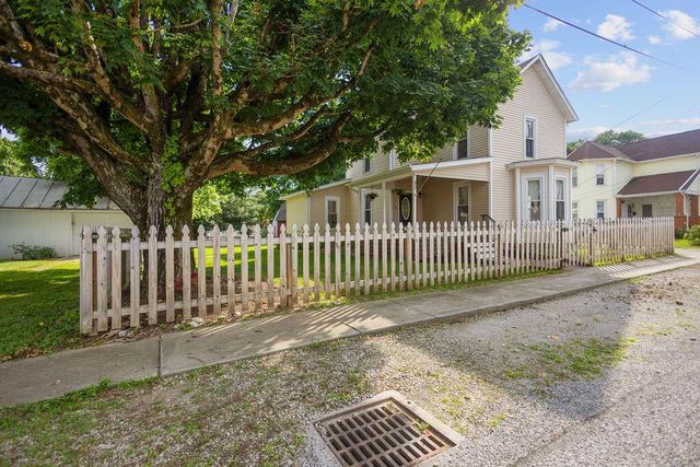 37 College Street, Alexandria, OH 43001