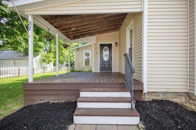37 College Street, Alexandria, OH 43001