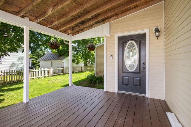 37 College Street, Alexandria, OH 43001
